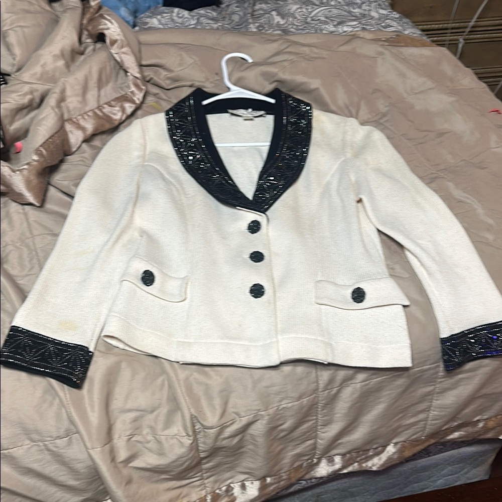 St. John Cream and Black Blazer with Structured Design